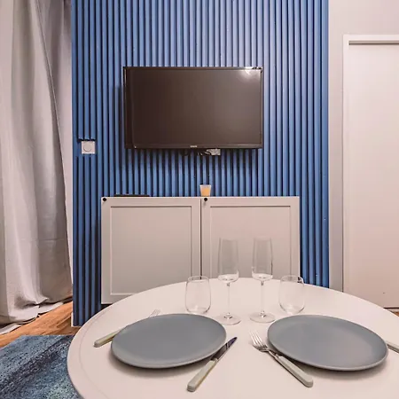 Le Méditerranéen, Face à La Cathédrale - 2d Reims