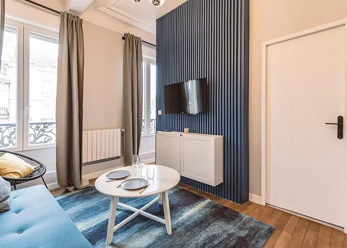 Le Mediterraneen, Face A La Cathedrale - 2d Апартаменты