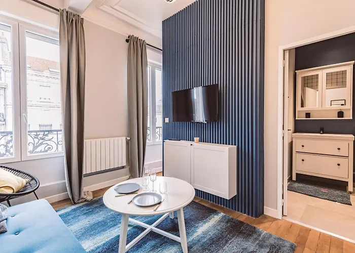 Le Mediterraneen, Face A La Cathedrale - 2d Апартаменты